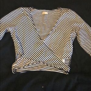 Hollister 3/4 length sleeve crop top